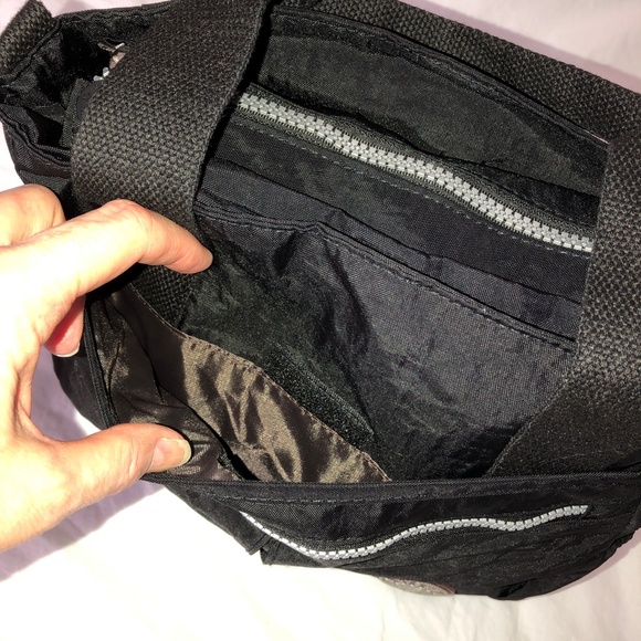 NWOT ZYSUN Nylon Crossbody Zip Closure Lightweight Waterproof Black Tote Handbag - Picture 7 of 15